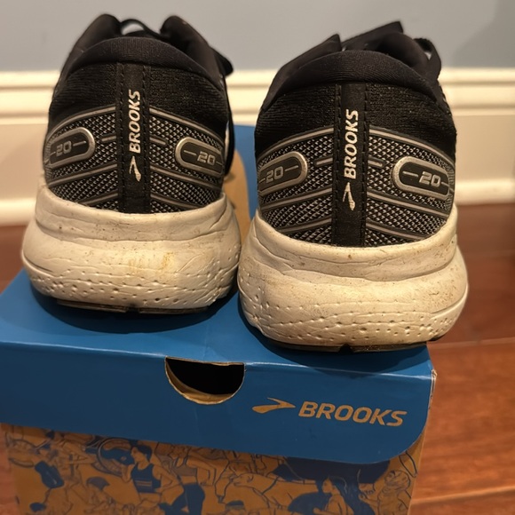 Brooks glycerin 20 women’s sneakers, athletic shoes size 9, neutral medium width - Picture 6 of 9